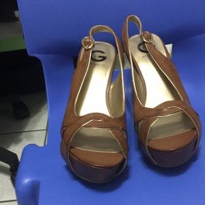 Guess wedges